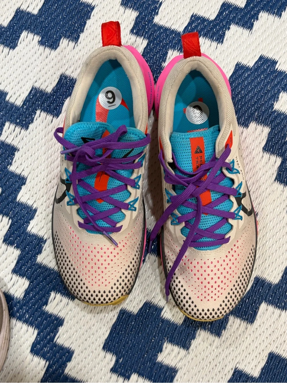 Nike Pegasus Trail 4 Women’s Running Hiking Shoes Size 9